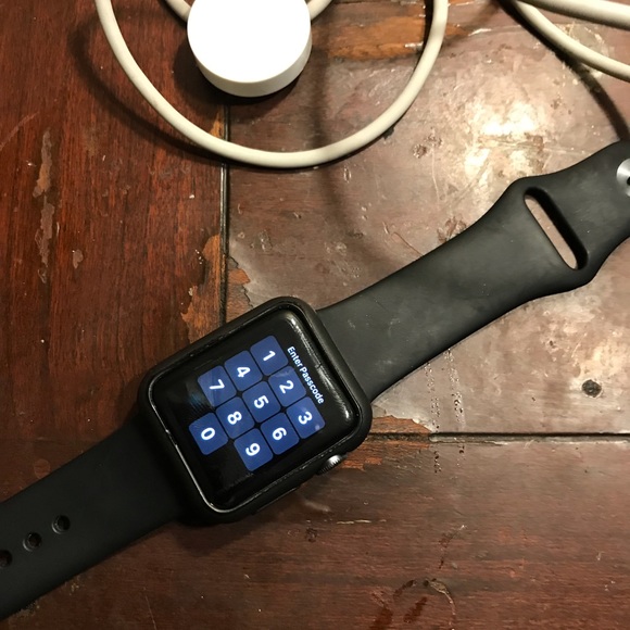 Apple Watch series 3 with cellular data main image 6